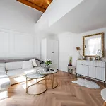 Hlavna Loft *