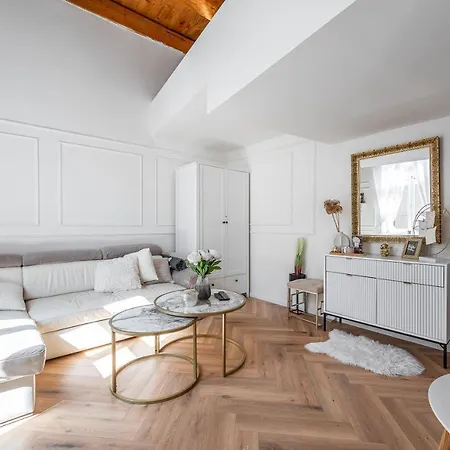 Hlavna Loft *